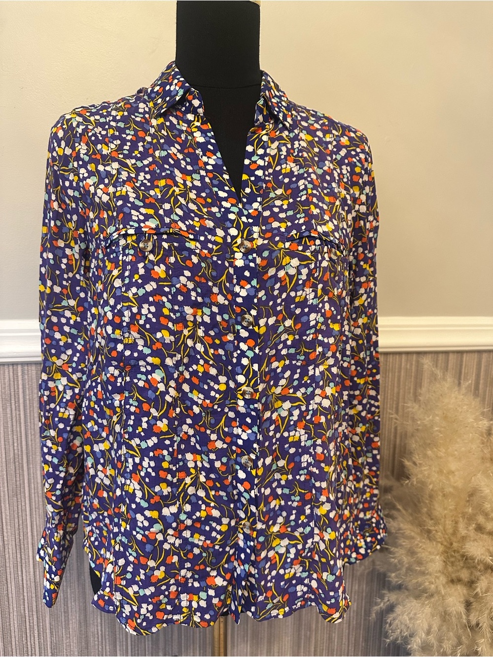 Anthropologie Conversations 9 of 52 Floral Button Front Blouse Size 8 Petite